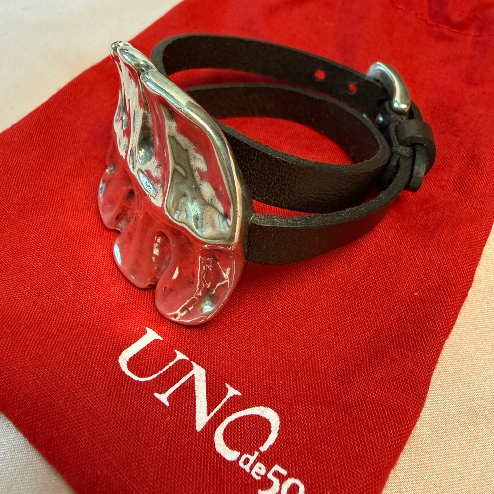 NEW UNO de 50 Silver Leaf Leather Double Wrap Bracelet - Picture 3 of 8